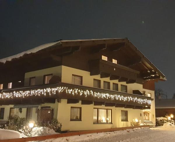 Pension Und Appartement Weinschreiber Rauris Exterior foto