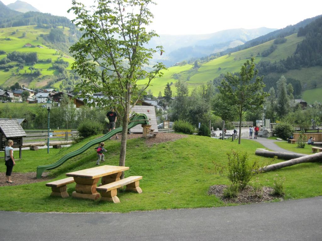 Pension Und Appartement Weinschreiber Rauris Exterior foto
